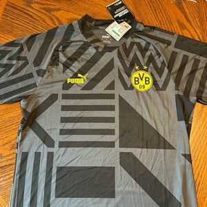 BVB training shirt ~ Men’s Large ~ New with tags